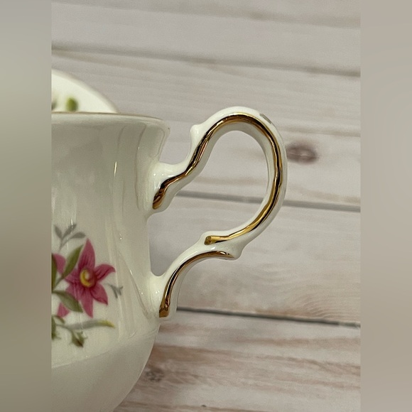 Queen Anne Princess Roses Teacup And Saucer Made In England - Picture 8 of 14